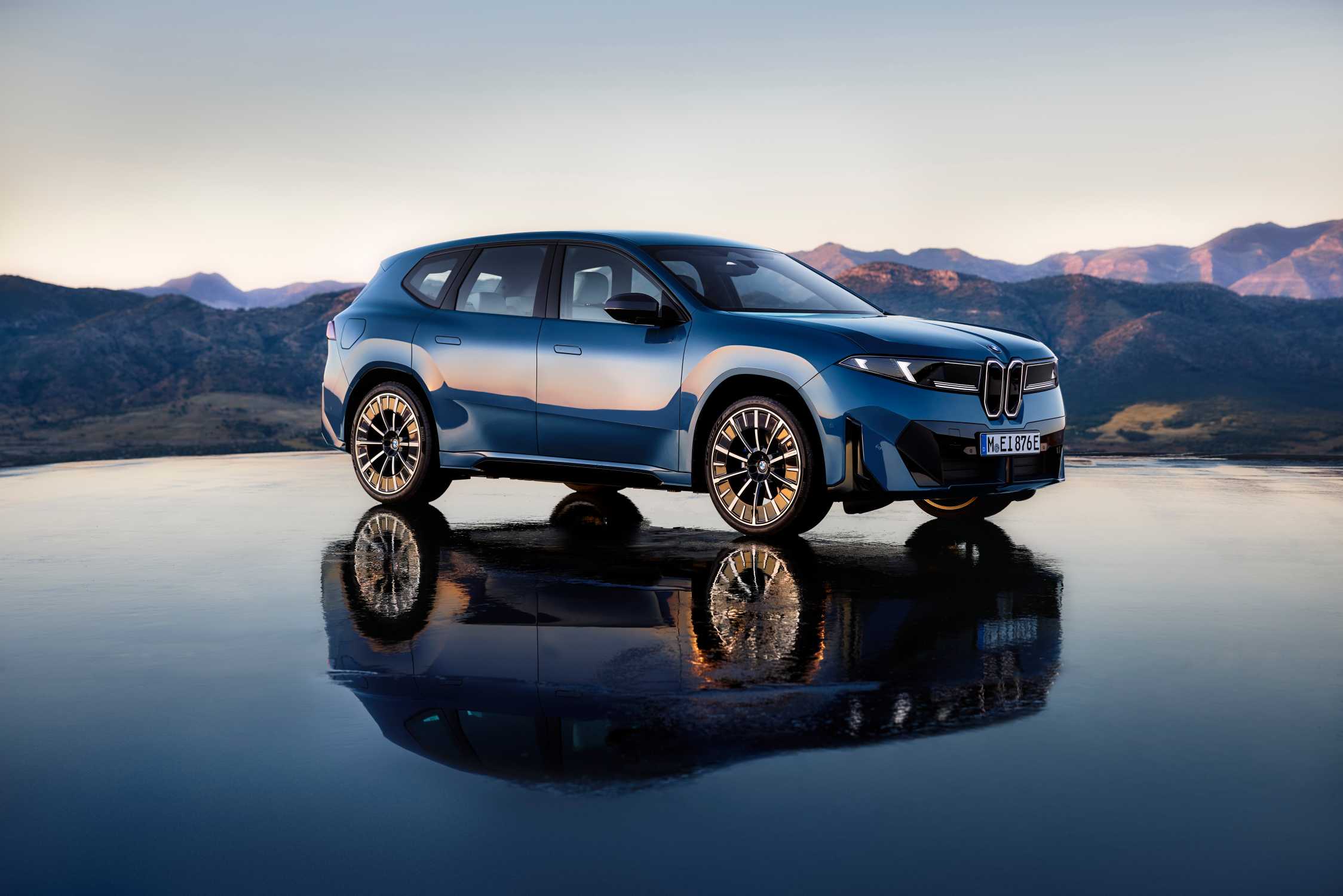 BMW 노이어 클라쎄 전기 SUV iX3 50 xDrive 공식 사진